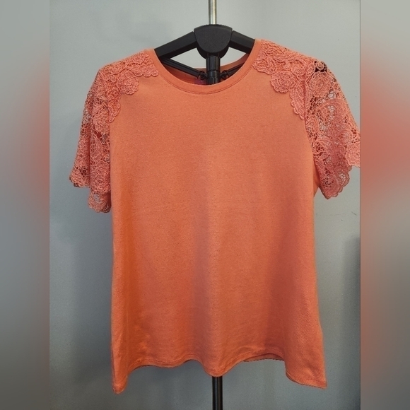 Isaac Mizrahi Women's Orange Lace shoulder and Sleeve Top. Short Leave. Size L - Picture 1 of 11